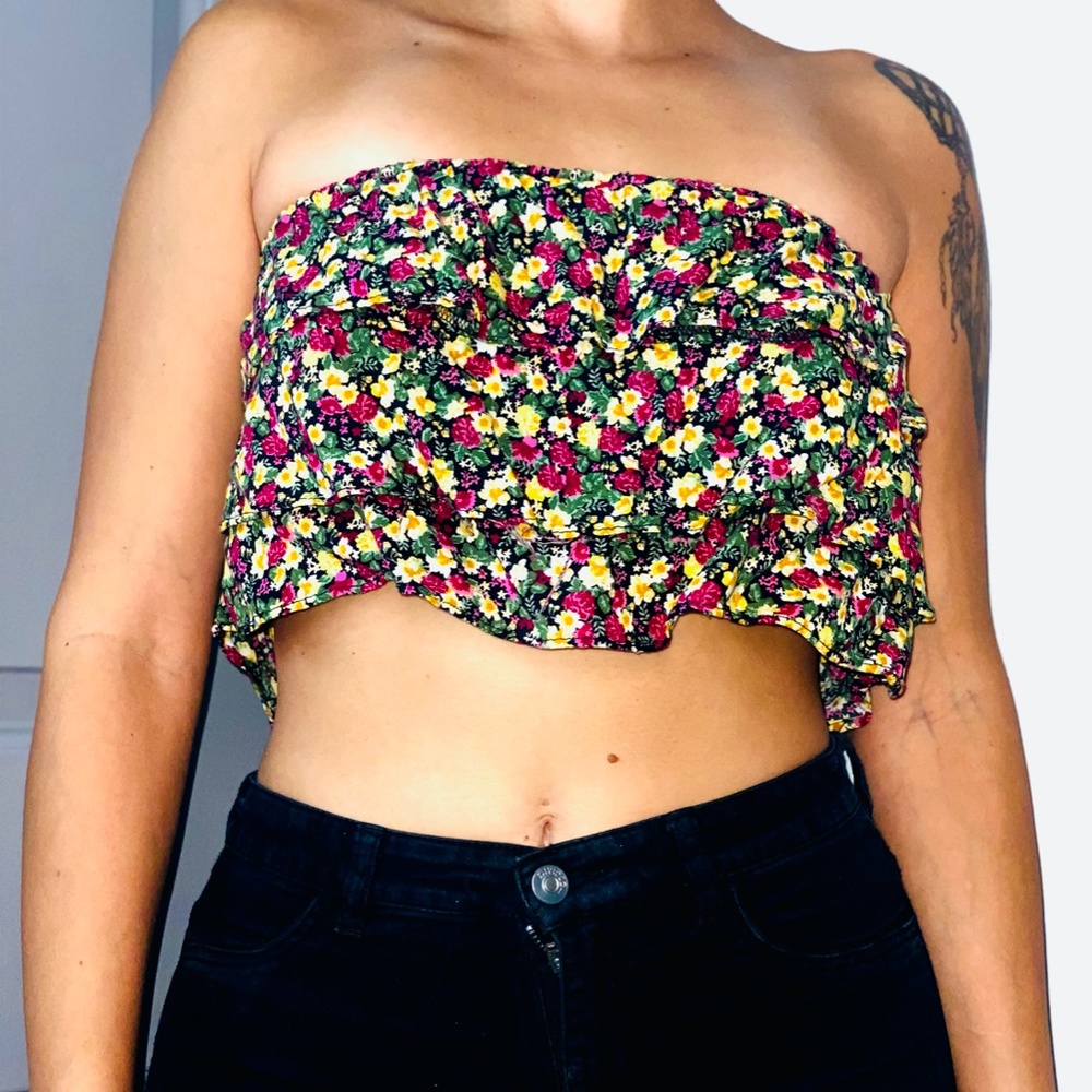 STRAPLESS FLORAL TOP - RUFFLED & PERFECT CONDITION - Picture 2 of 3